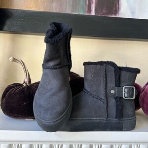 UGG Sneaker Boot Women's Aika Suede Size 8